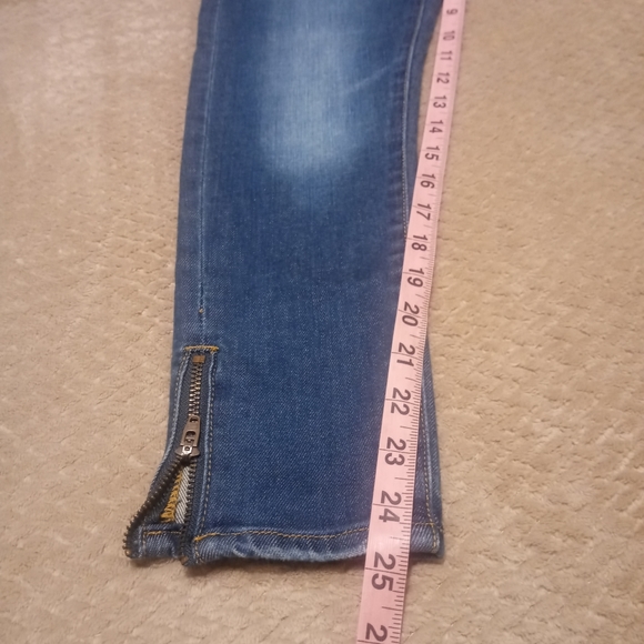 BlankNYC Jeans - Picture 6 of 8
